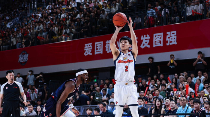 广东辽宁关键战对决 杜锋帅位悬于一线